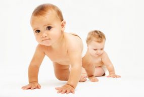 data_stats-600x300 Photo: Two crawling babies