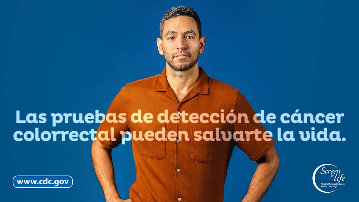 Foto de un hombre con el enlace de www.cy118119.com y el logo de Screen for Life