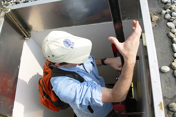 EIS officers investigating Laney building