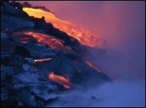 Foto del flujo de lava del volcán. Foto del flujo de lava del volcán.