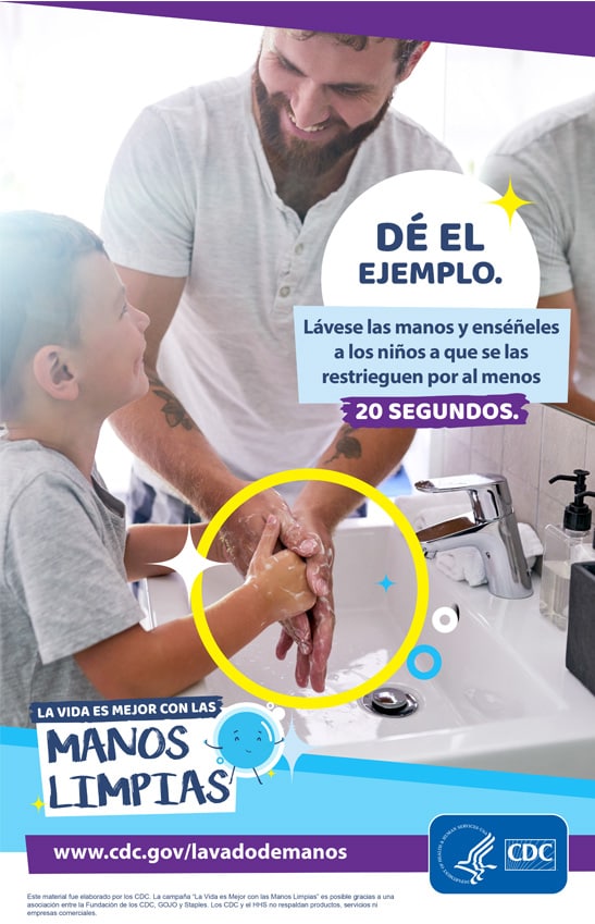 un padre que ayuda a su hijo a lavarse las manos y un recordatorio para que el lavado de manos sea una actividad familiar.