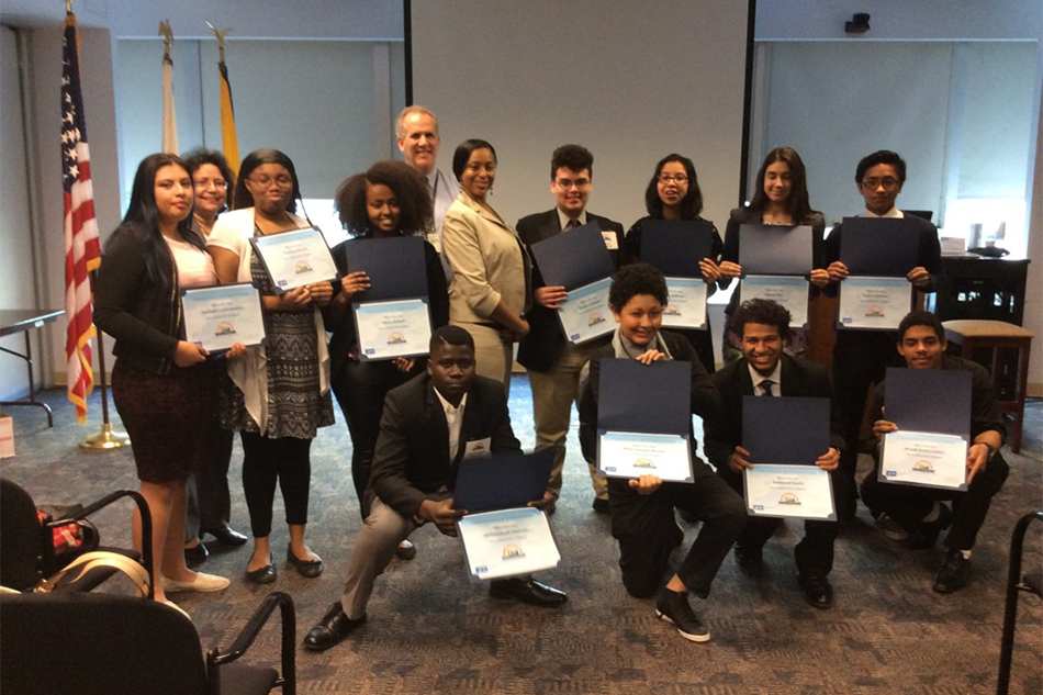 Closing ceremony group photo (School 1)