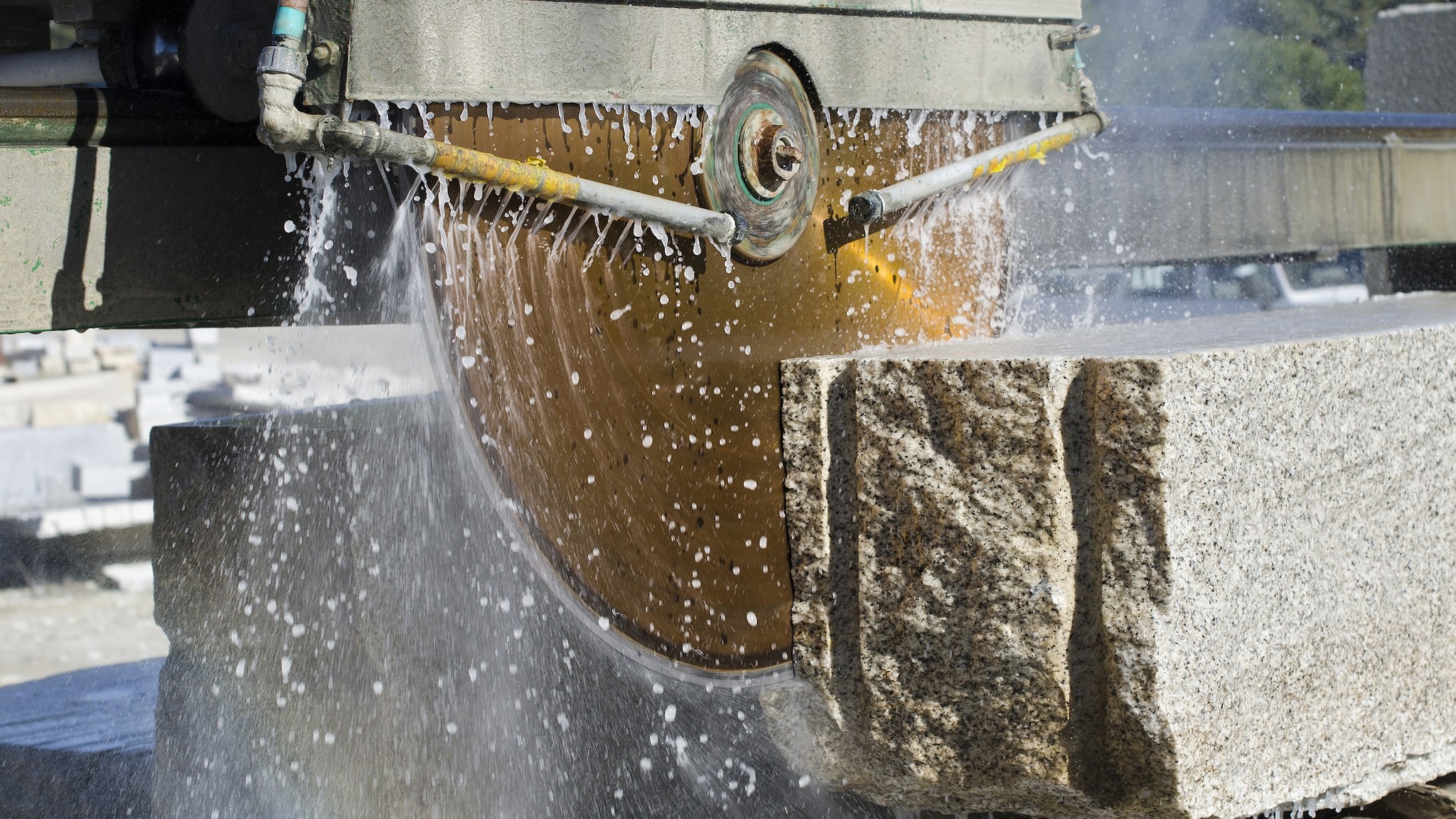 — title missing — Stone cutting using water method.