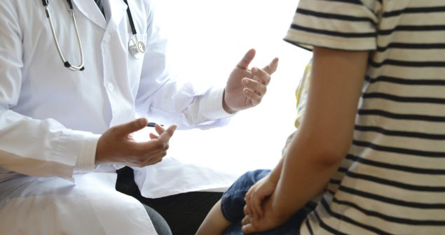 Tb_Patient talking with doctor