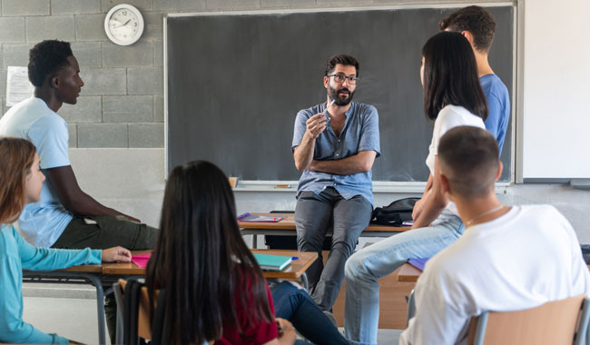 teacher consulting student