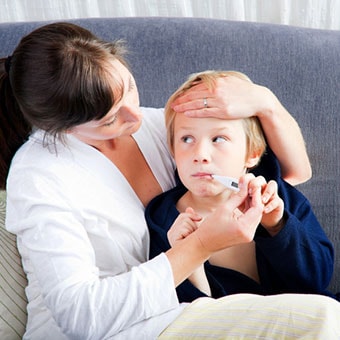 mom with sick kid mom with sick kid